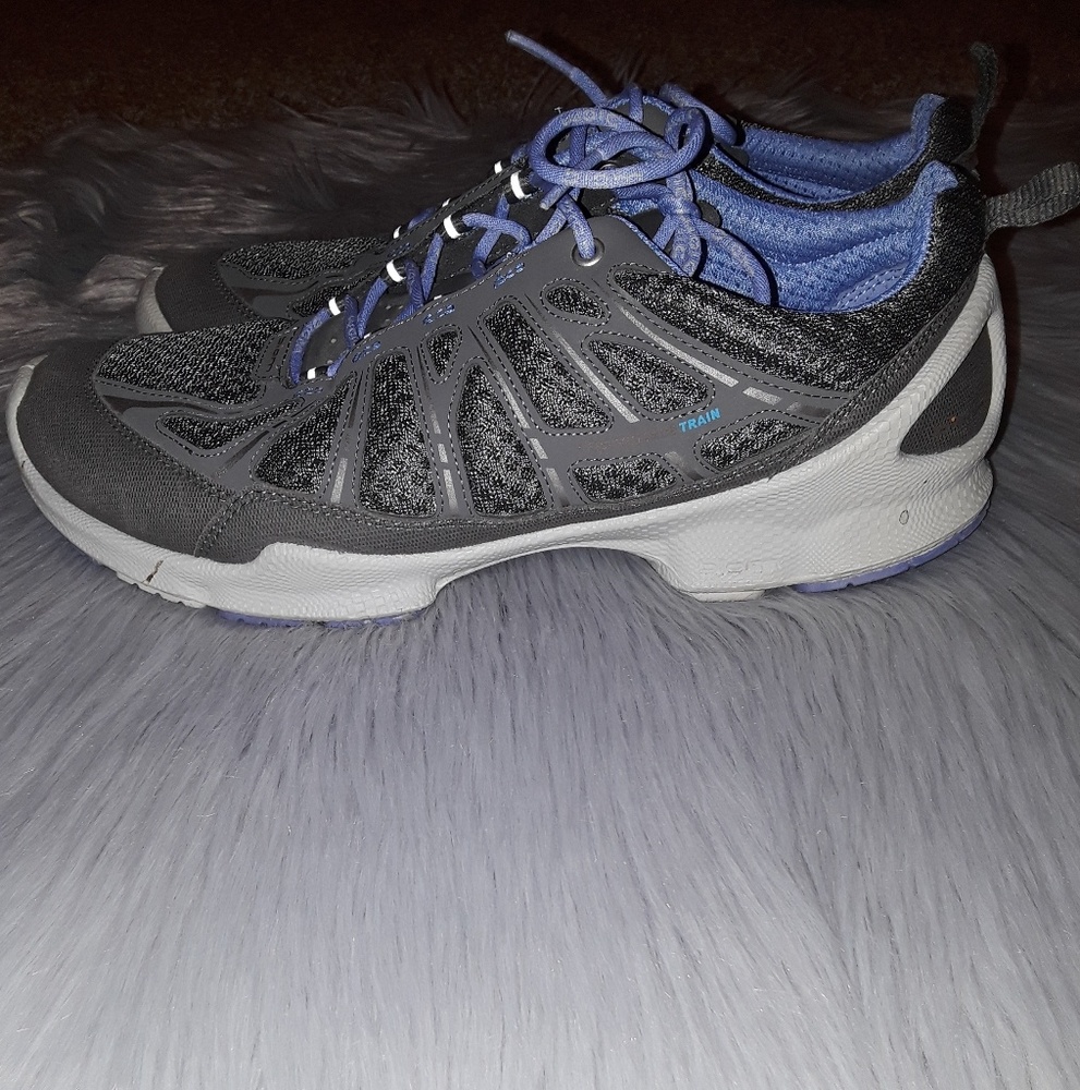 Ecco Women's Train Biom Natural Motion Shoes EU 40